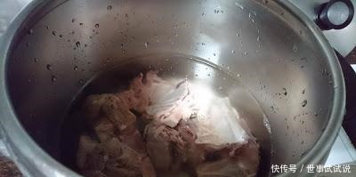 卤牛腱时,记住不能放它,放它这锅就废了,怪不得牛肉又柴又难吃