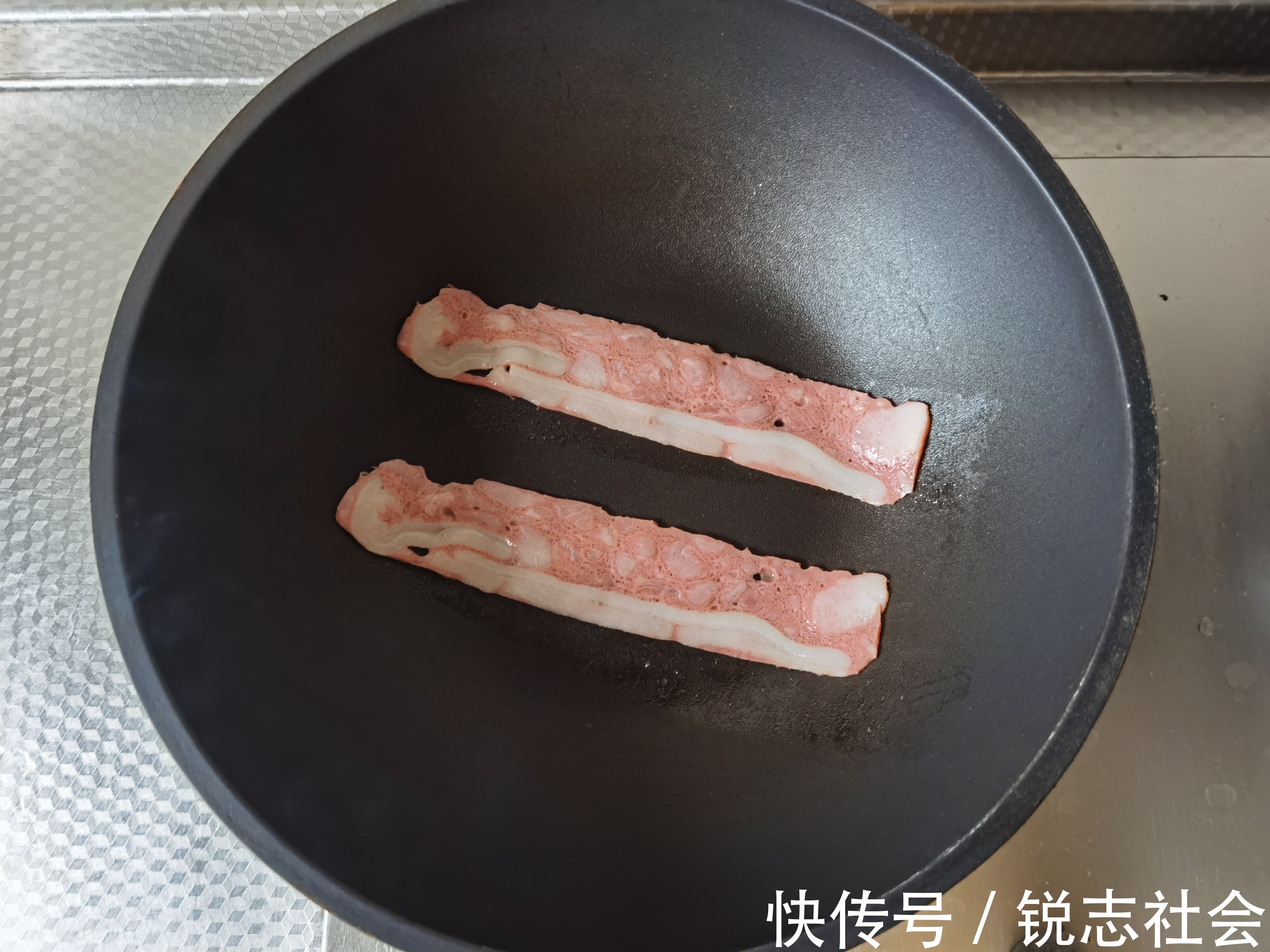 好吃|吐司培根黄瓜沙拉，好吃美味，营养健康