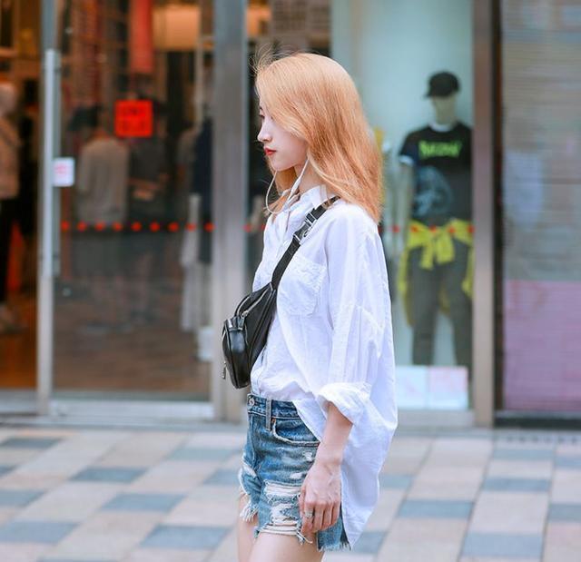 裙装 小姐姐抹胸裙装搭配衬衫外套,时髦性感,妖娆迷人