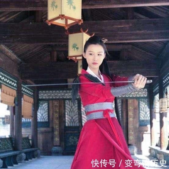 古代女扮男装,为何都认不出来?古人:这个男的眉清目秀,有点娘!