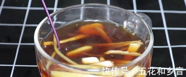 发芽|大蒜发芽能省钱,别扔了,好多人还不知道,教你一招,太实用了!