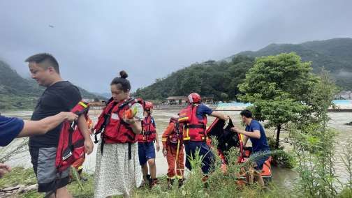 红十字|救援！33人被困河对岸，丽水莲都救援队紧急施救！