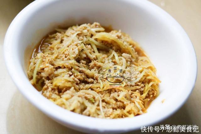 冬天这菜要多吃,钙是鸡蛋的9倍,却只要5毛一斤,包成饺子特香