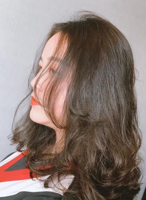 老气发型别再留了，明明三十多岁，却跟五十岁大妈一样