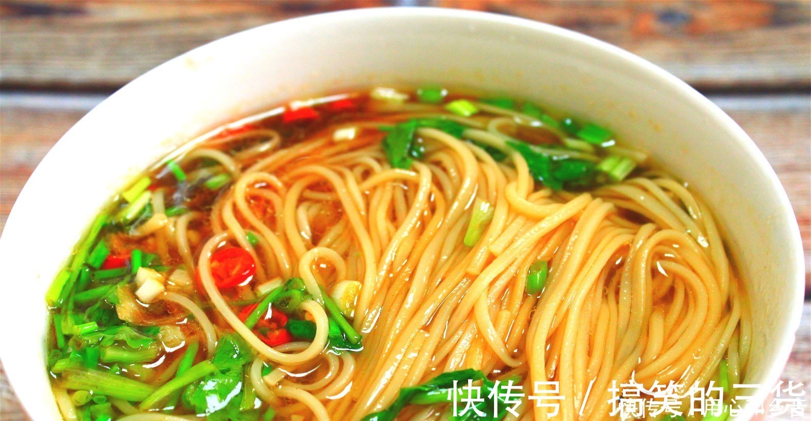 骨汤|这才是懒人热汤面的正确做法,不揉面不擀面,10分钟轻松搞定