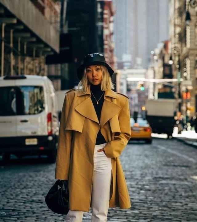 层次感 “阔腿裤”大势已去,今年流行用这条裤子配风衣,时髦显瘦又洋气