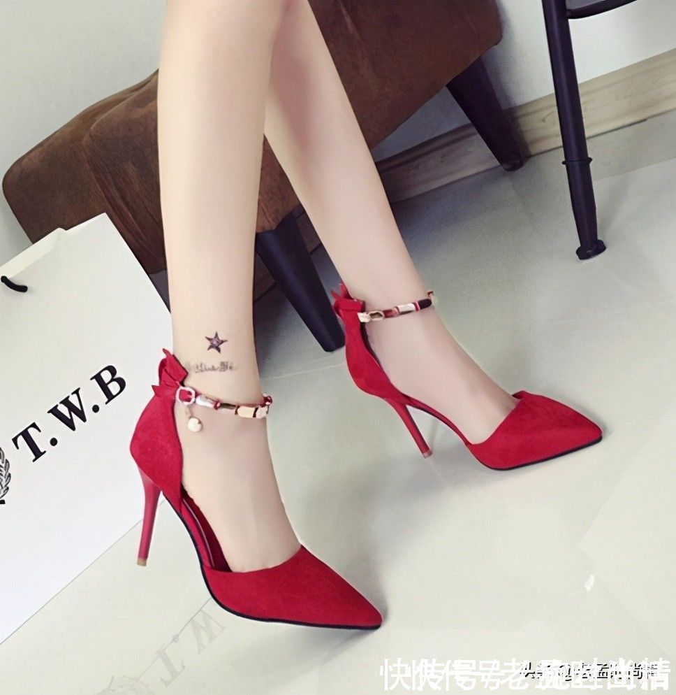 大气 谁说红色高跟鞋只能结婚穿?今年巨流行这样,耀眼却不张扬