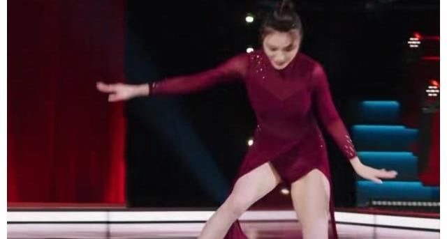 《舞蹈生》首播，三位女导师惊艳全场，选手出现失误遭导师质疑