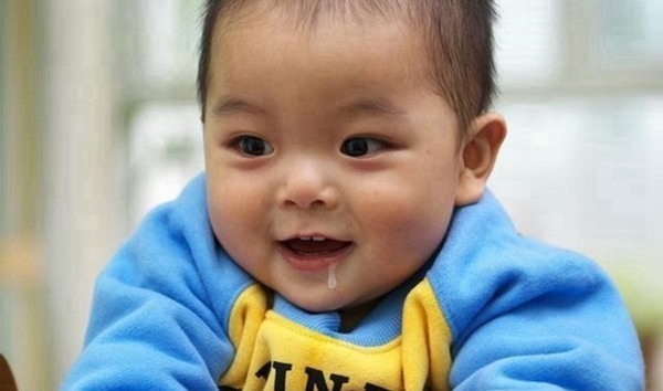 喂奶|1-6个月宝宝的育儿难点,记住6个“关键词”,附详细养护建议