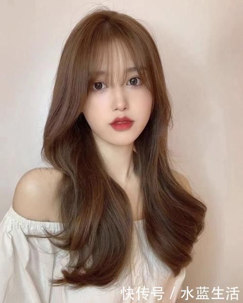 发量|长脸女生想剪头,这4款发型才显气质更时髦,也是2021流行款