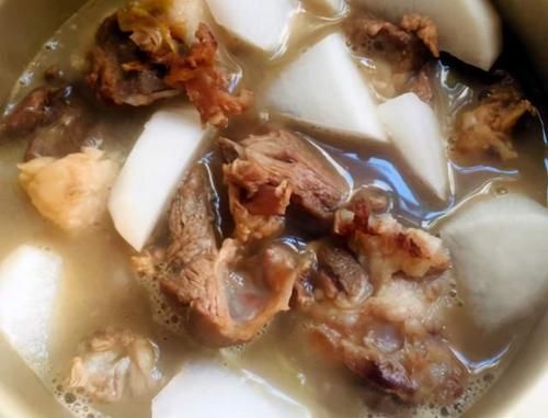 萝卜羊肉煲的这个做法，关键一步做好了，不腥也不膻，软烂更入味