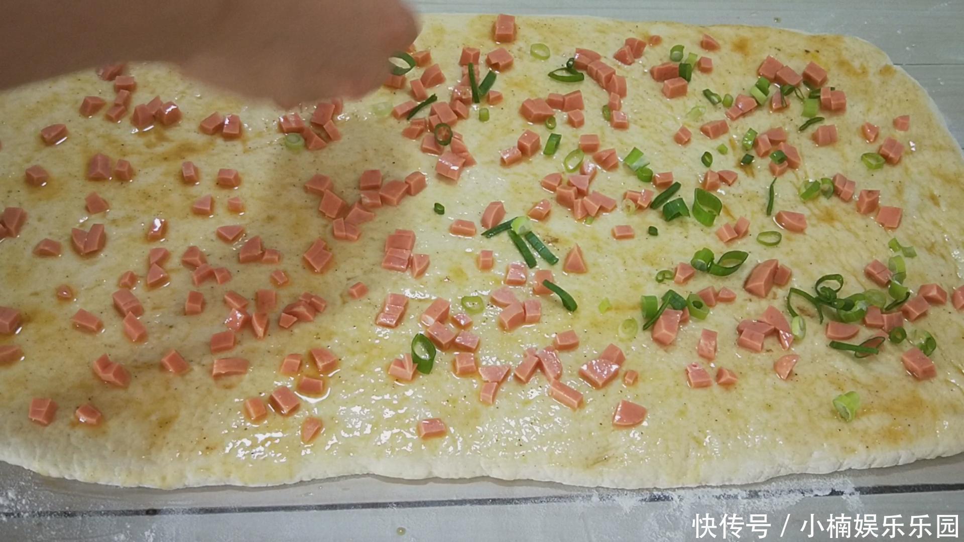 早餐饼又出新做法，比包子馒头都好吃，我家一周吃三次，太香了