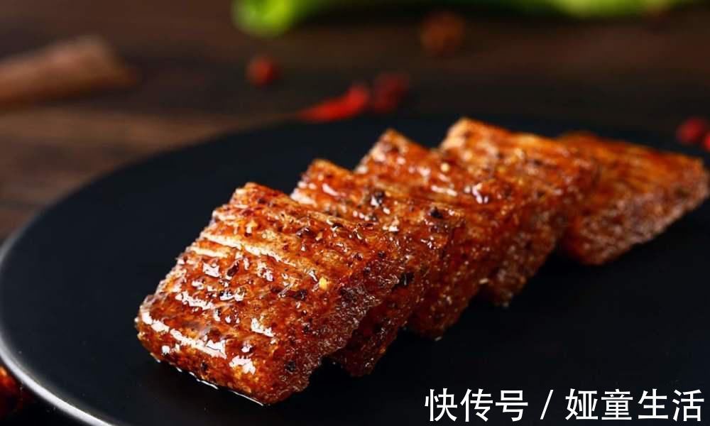 热量|减肥圈公认的4大“发胖”零食,越吃越容易长膘,戒掉一个也很好