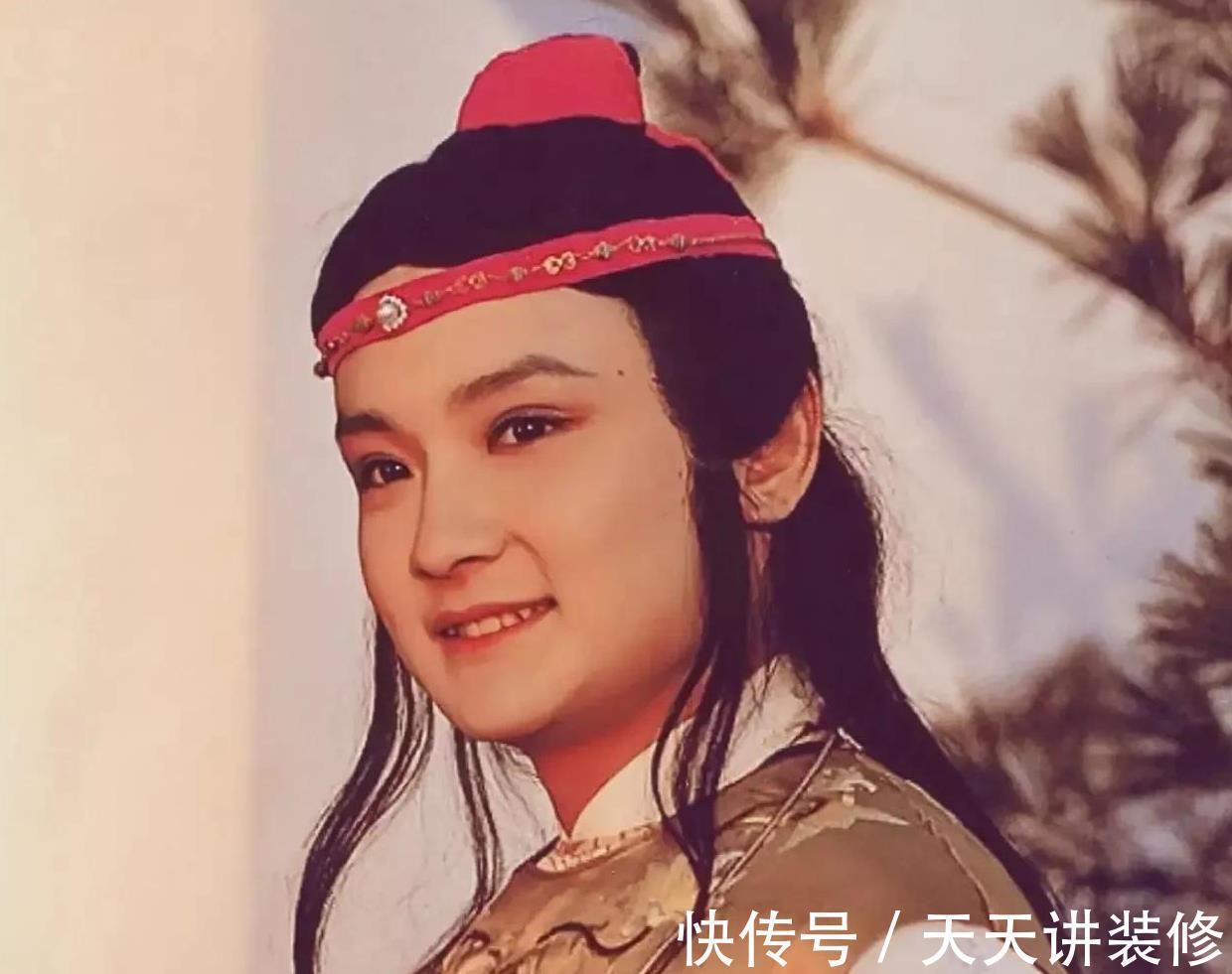 贾琏$宝玉挨打后一片混乱,可有人会注意,作为父亲贾政的无奈与悲凉