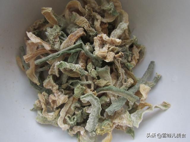 初冬季节遇到这菜买10斤,处理一下储存过冬慢慢吃,炒炒真香啊