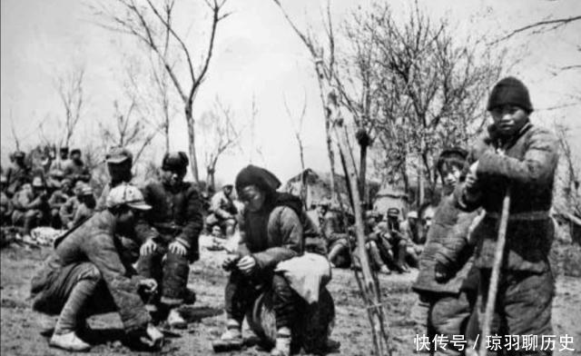 不料|此人是国军中将司令,逃到乡下与村花成亲,不料却被识破身份!