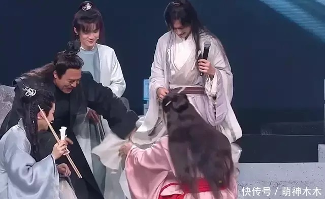 《山河令》演唱会槽点多：全员走音，炒CP过头，演员现场说脏话