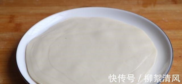 饺子皮|春饼的懒人做法，不烫面不揉面，10分钟做一摞，张张薄如蝉翼！