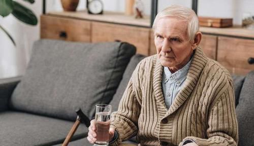  偏爱|老年痴呆“偏爱”这6类人，若你在其中，警惕老年痴呆找上门