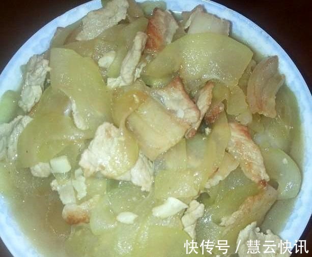 老公同学来家里吃饭，做了四道硬菜，居然说我们很抠，太气人了