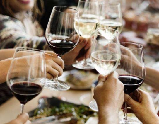 啤酒|为什么红酒只倒3分之1杯?原来这么多讲究,网友:涨知识了!