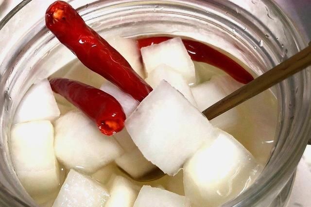  大鱼大肉|泡萝卜简单又快速的做法，酸甜爽口，开胃下饭，大鱼大肉也不怕腻