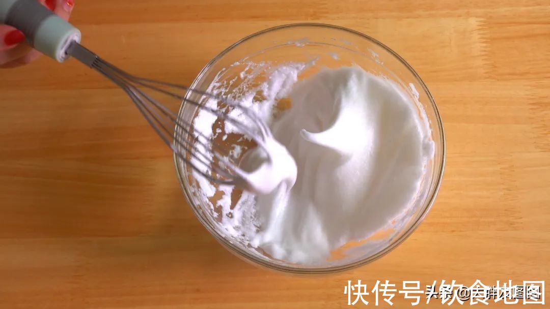 不要烤箱,没有面粉,自制绵密丝滑的安茹蛋糕,一勺挖开,馋了