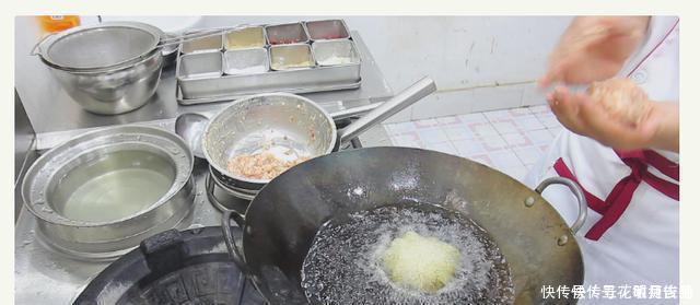 大厨教你做红烧狮子头,肉质鲜嫩不腻,你学会了吗