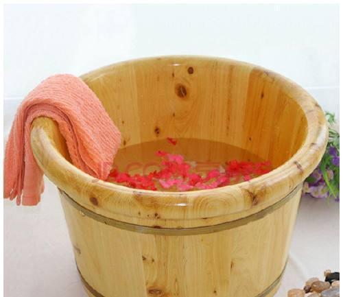 泡脚|60岁后想长寿，记住晨起三百步，睡前一盆汤，养生保健康！