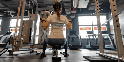 训练|女生为何要练背?一组高效练背动作,值得尝试