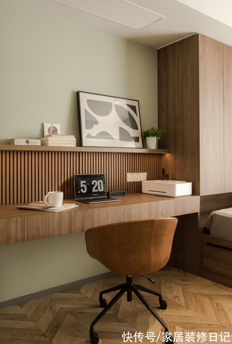 主卧|全屋重新打满柜子,柜门当墙饰,精装“教科书式”改造透着高级感