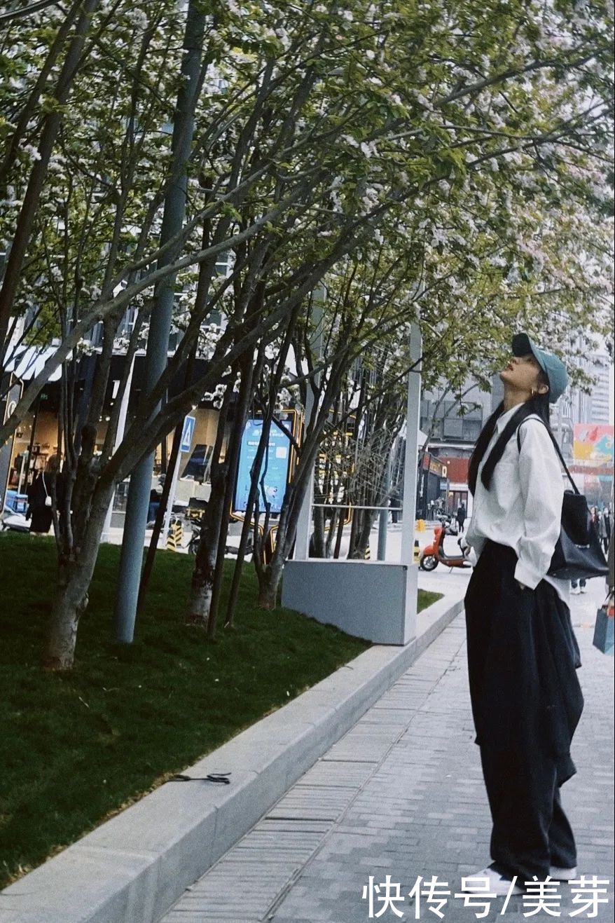 宝藏女孩|00后输了，这届95后小花也太会穿了吧