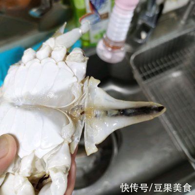 蒜瓣|超赞吮指香辣蟹别再用这么做了，教你新吃法