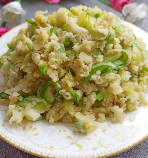 配上|冬天把这菜蒸一蒸,原滋原味,营养又补钙,配上蘸料一盘不够吃