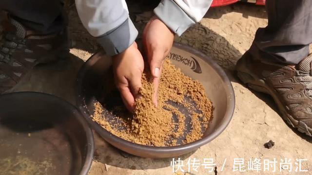 配饵之前,先搞明白什么是基础饵,配出来的饵料,鱼都抢着吃