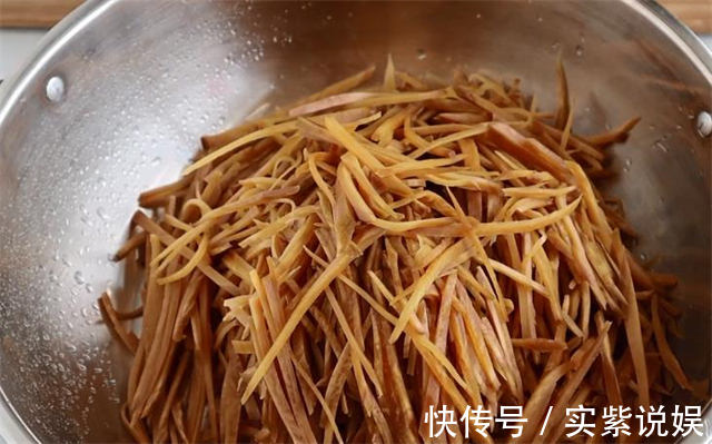 下饭|腌好的荠菜疙瘩教你怎么吃，酱香浓郁，开胃又下饭，做法超简单