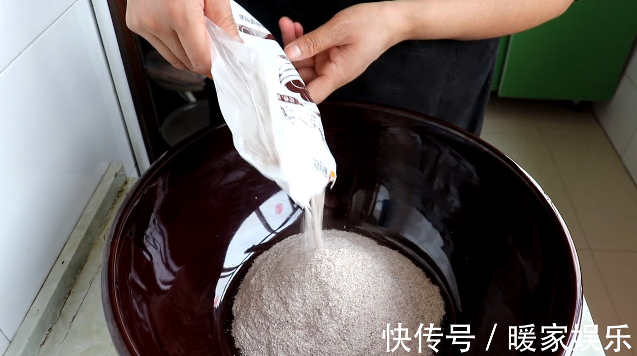 蒸馒头，最好不要直接蒸，3个小诀窍，馒头松软好吃，不塌陷