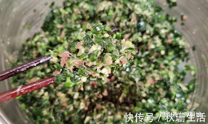 韭菜饺子馅|调韭菜饺子馅，牢记“2个要点3不放”，韭菜鲜嫩不出水，越吃越香