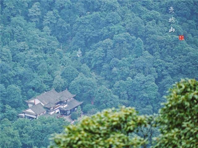 四川这座山上有108个楼阁32座山峰，被称为西蜀第一山