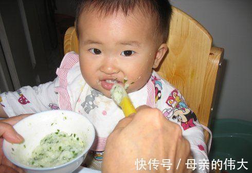 米汤|2岁女童查出脾衰,医生:3种辅食少喂娃,“压垮”脾胃,娃难长个