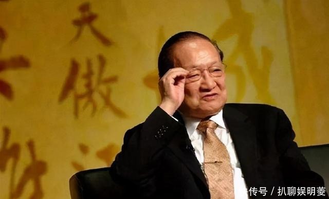 郭靖的真面目隐藏着,金庸通过英雄大会揭露大秘密