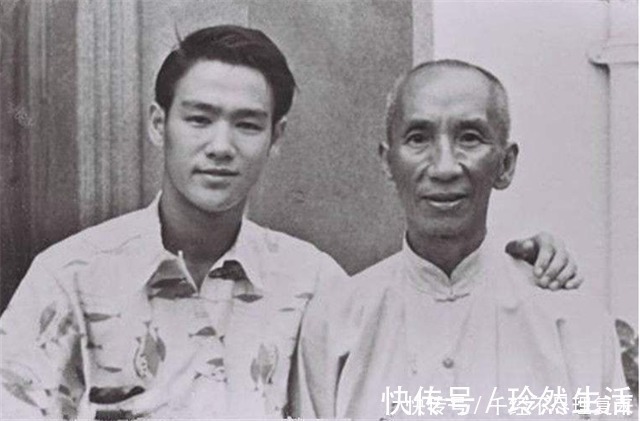 武术|叶问葬礼现场武术界大佬齐聚,李小龙哽咽,祭奠亡师跑步回住所