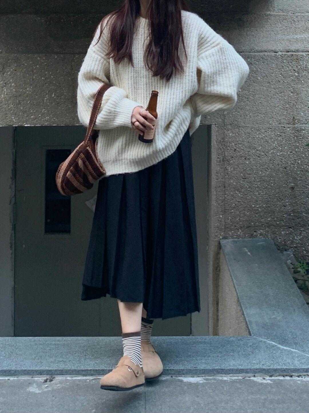 针织 早春不知道怎样穿?针织毛衣+半身裙是顶配,学会再也不用发愁了