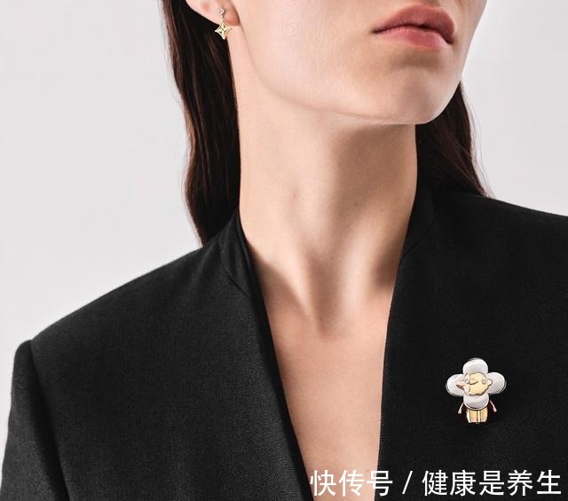 vivi&路易斯威登,吉祥物变吊坠胸针!