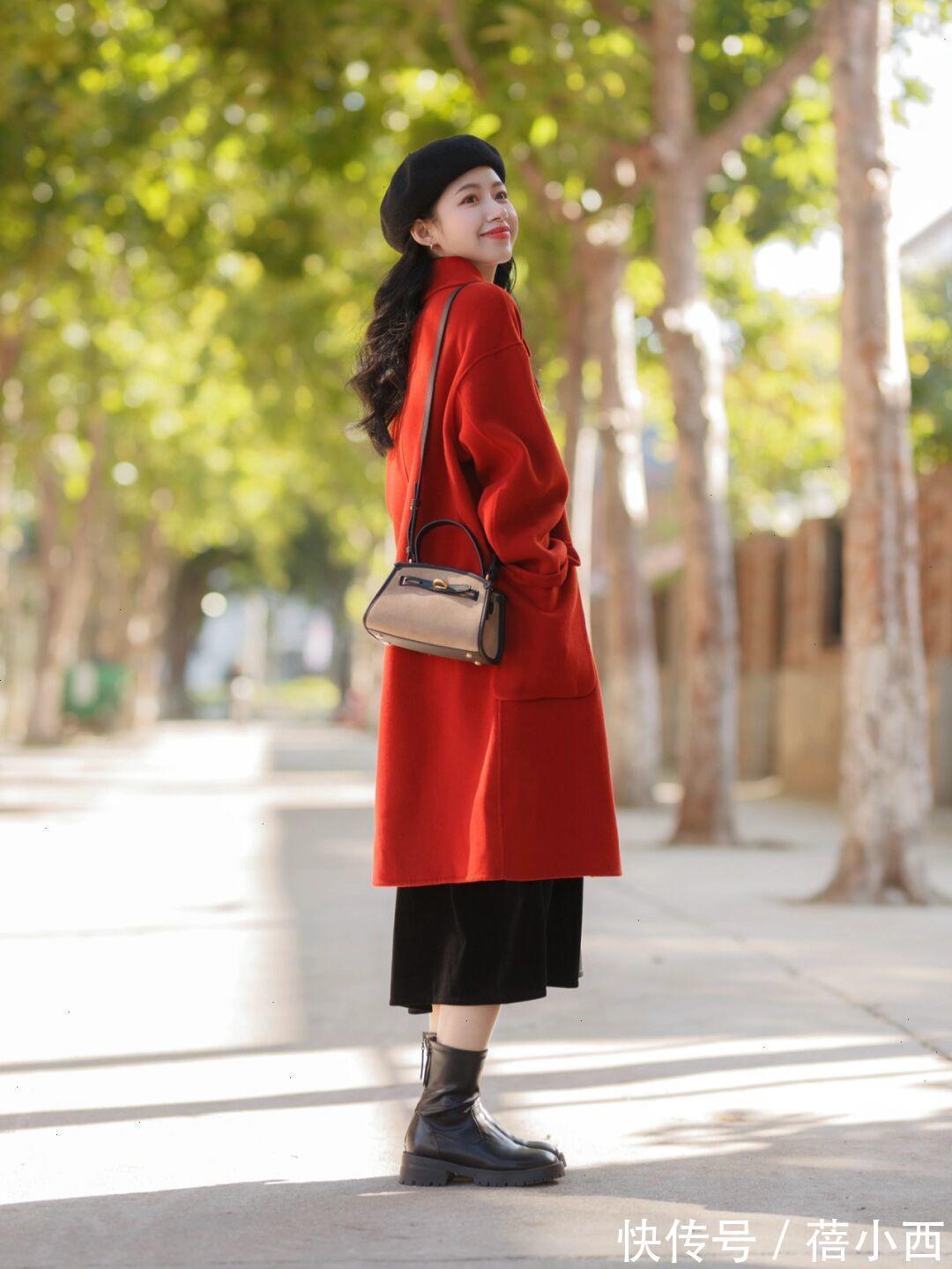 搭配 冬季还是穿“红色大衣”最时髦,搭配黑色或白色,但靠配色就赢了