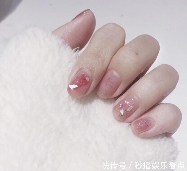 浪漫|浪漫的樱花季到了,赶快来跟女神们,get浪漫的仙女美甲吧