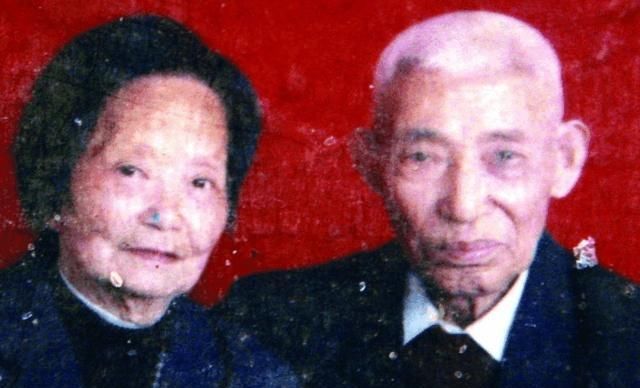 首任|抗日老兵与发妻断联，60年后再婚领证才发觉，新娘就是首任妻子