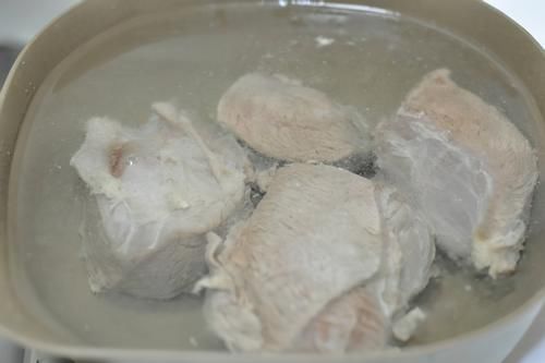 新年的餐桌上不能少了它，提前做好冻起来，吃时一切一蒸就好了