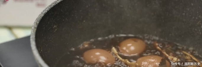 3分钟学会做卤蛋,咸香入味,鲜嫩好吃,20块钱做一锅,超划算