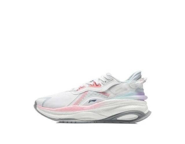 国产品牌 阿迪签名鞋首发“棉花糖”配色，耐克阿迪也开始抄袭国产品牌了！